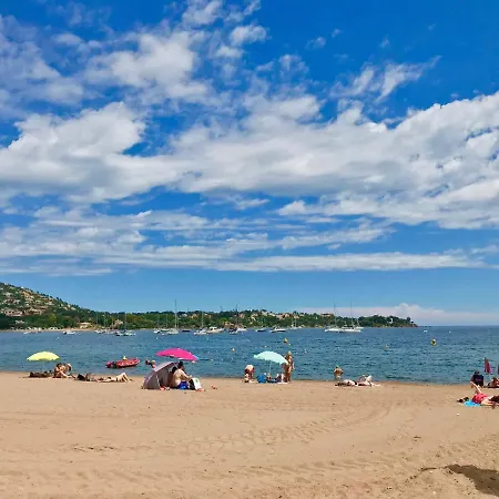 Les Marines D'agay Climatisé *