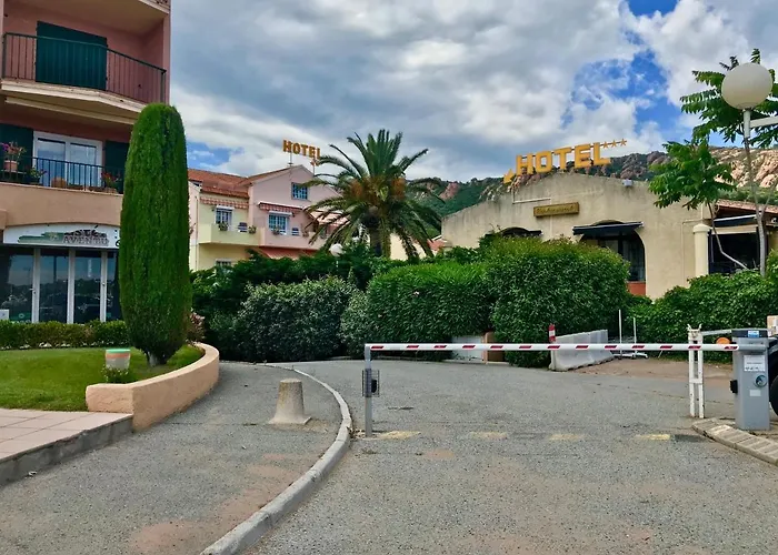 Les Marines D'agay Climatise * Saint-Raphaël